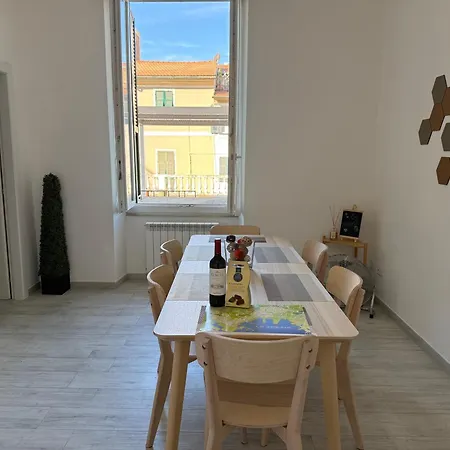 Patio Del Prione لا سبيتسْيا